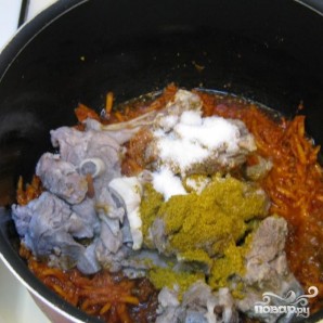 Ягненок с рисом, морковью и томатной пастой - фото шаг 5