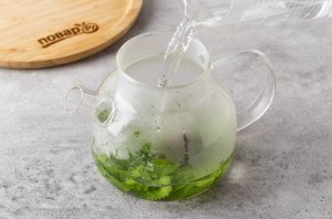 Холодный зеленый чай с лимоном - фото шаг 3