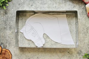 Новогодний торт "Огненная лошадь" - фото шаг 12