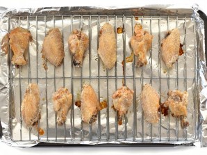 Куриные крылышки в клубнично-бальзамическом соусе - фото шаг 4