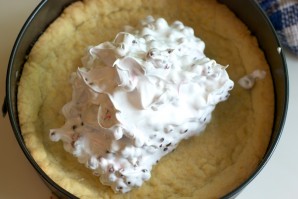 Сдобный пирог со смородиной - фото шаг 4