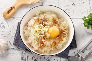 Куриные тефтели в сливочном соусе - фото шаг 6