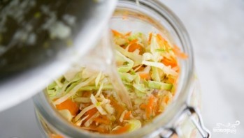 Капустный салат с клюквой - фото шаг 7