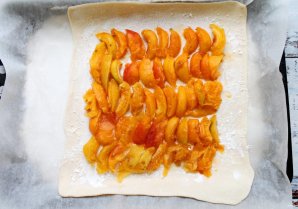Слоеный пирог с абрикосами - фото шаг 3