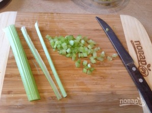 Тосты с салатом из сельдерея и яиц - фото шаг 3