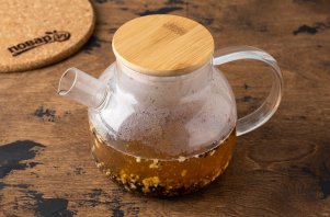 Чай с шиповником и грецким орехом - фото шаг 7