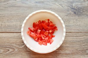 Салат с рикоттой и помидорами - фото шаг 2