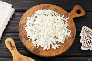 Салат слоеный с креветками - фото шаг 4