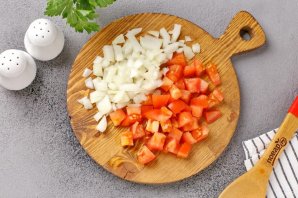 Кабачки с яйцом и помидорами в духовке - фото шаг 3