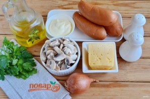 Сардельки, фаршированные сыром и грибами - фото шаг 1