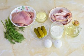 Рулетики из индейки в духовке с начинкой - фото шаг 1