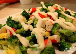 Крабовый салат с брокколи - фото шаг 7