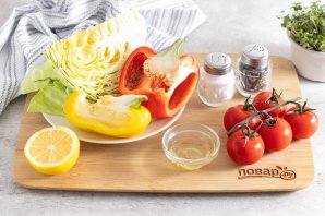 Салат из капусты, болгарского перца и помидоров - фото шаг 1