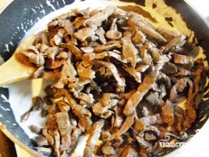 Печень по-строгановски с грибами - фото шаг 7