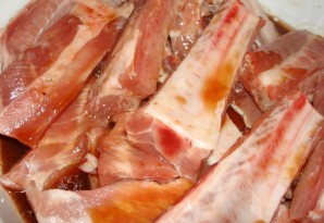 Шашлык из свиных ребрышек и маринад - фото шаг 3