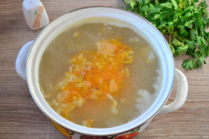 Суп с копченой курицей и плавленным сыром - фото шаг 8