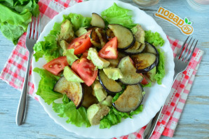 Салат с баклажанами и авокадо - фото шаг 7
