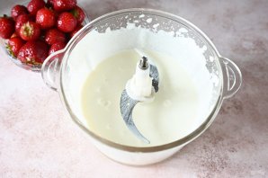 Клубничный пудинг - фото шаг 9