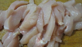 Паста c куриной грудкой под сливочным соусом - фото шаг 3
