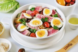 Салат с отварным тунцом - фото шаг 7