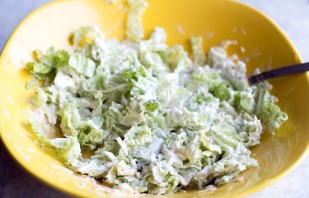 Салат с сыром и салатом "Латук" - фото шаг 4