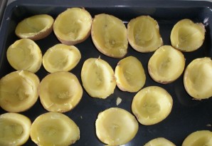 Картофель, запеченный с грибами и сыром - фото шаг 1