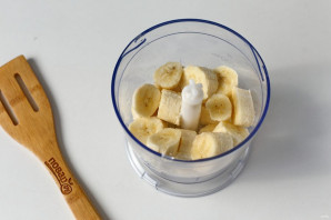 Банановые блинчики без молока - фото шаг 2