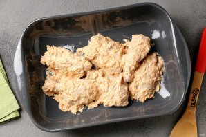 Курица в чесночно-луковом маринаде запечённая в духовке - фото шаг 7