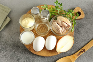 Салат с курицей и яйцами - фото шаг 1