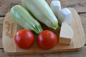 Кабачки с помидорами и сыром - фото шаг 1
