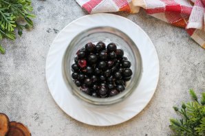 Настойка из черной смородины - фото шаг 3