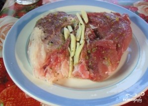 Мясо в чугунке в духовке - фото шаг 1