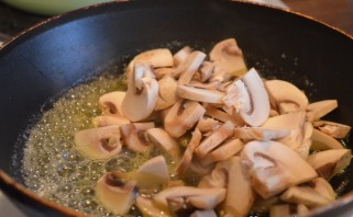 Сырно-грибной соус - фото шаг 2
