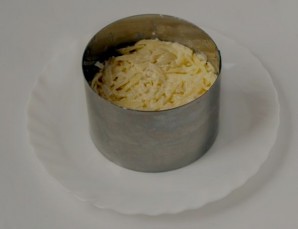 Салат "Нежность" с сыром - фото шаг 4