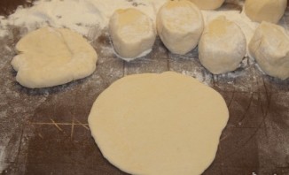 Сосиска в тесте с картошкой - фото шаг 3