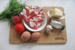 Салат с крабовым мясом и помидорами - фото шаг 1