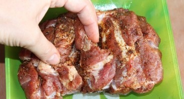 Мясо с айвой в мультиварке - фото шаг 2