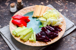 Французский салат со свеклой - фото шаг 4