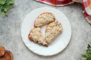 Бутерброды с горбушей консервированной - фото шаг 7