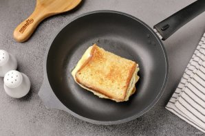 Сэндвич с французским омлетом - фото шаг 7