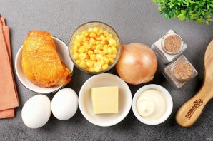 Салат с копчёной курицей, сыром и кукурузой - фото шаг 1