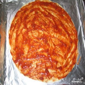 Пицца с помидорами и колбасой - фото шаг 1