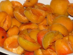 Варенье из абрикосов с винным уксусом в духовке - фото шаг 1