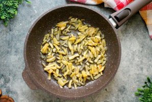 Блины с яблоками - фото шаг 9