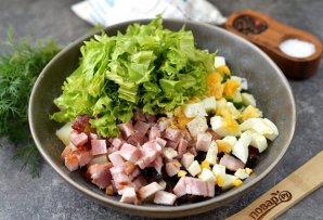 Салат со свиной копченой грудинкой - фото шаг 4