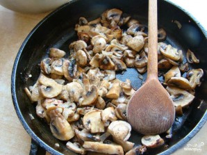 Кальмар, фаршированный грибами и рисом - фото шаг 2