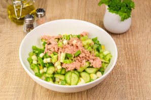Диетический салат с тунцом и овощами - фото шаг 5