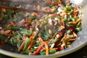 Стир-фрай из вешенок с морковью и овощами - фото шаг 10