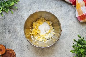 Бутерброды со шпротами - фото шаг 4