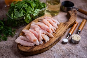 Салат с курицей и рукколой - фото шаг 2